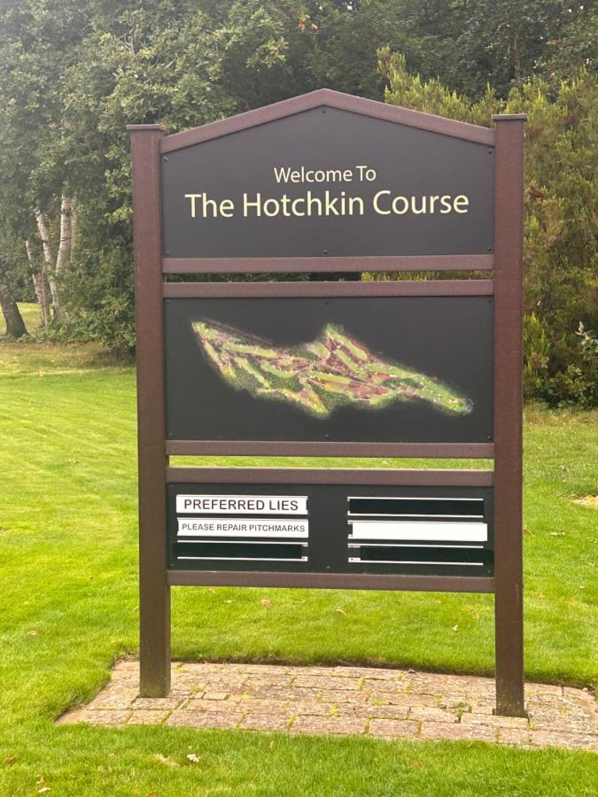 Hotchkin Lodge Woodhall Spa Extérieur photo